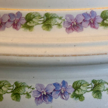 Suppenterrine / Terrine - Boch - Dekor aus violetten/lila Veilchen/Blumen und grünen Blättern