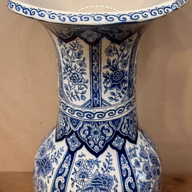 Trumpet vase - Petrus Regout - DELFT decor in blue and white