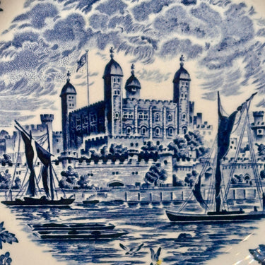 Breakfast plate / Dessert plate - Enoch Wedgwood Tunstall Ltd. - Royal Houses of Britain decor in blue with a wavy edge