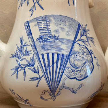 Koffiekan / Koffiepot - ongemerkt maar waarschijnlijk Nimy - décor uitgevoerd in blauw met soort orientaalse afbeeldingen