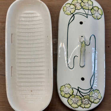 Comb box - Poppelsdorf (Germany) - decor 6913 (?) in light green - with flowers - Jugendstil/Art Nouveau