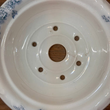 Treef - kleiner, rond, model voor een ronde zeepbak - uitgevoerd in blauw/petrol met bloemetjes aan de rand