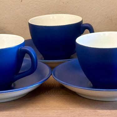 Kop en schotel - Koninklijke Goedewaagen Holland - uitgevoerd in mat donkerblauw met glad wit - FIESTA blue sky