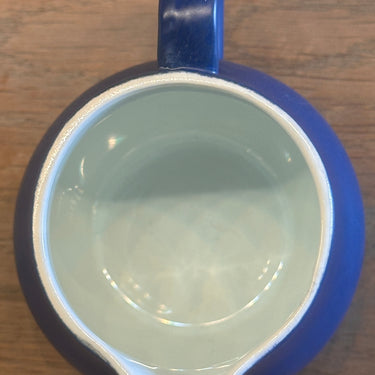 Melkkan - Koninklijke Goedewaagen Holland - uitgevoerd in mat donkerblauw met glad wit - FIESTA blue sky servies