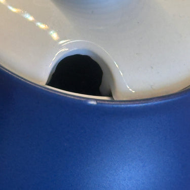 Suikerpot - Koninklijke Goedewaagen Holland - uitgevoerd in mat donkerblauw met glad wit - FIESTA blue sky servies