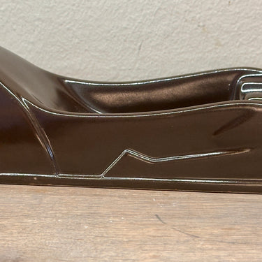 Aschenbecher - nicht gekennzeichnet aber von der Sphinx Maastricht - in dunkelbraun mit matter Glasur gefertigt