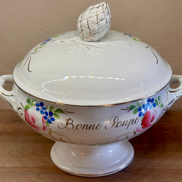 Covered dish / Terrine - Faïencerie d'Onnaing Nord - decorated in bridal tableware style with gold-colored texts "BON APPETIT" and "BONNE SOUPE"