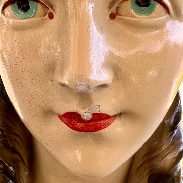 Büste / Statue - Gipsabdruck einer Frau mit langen Haaren und rosa Kleid (mit Carmen-Ärmeln) - bezeichnet mit Jean Carli (von A. Carli Frères)