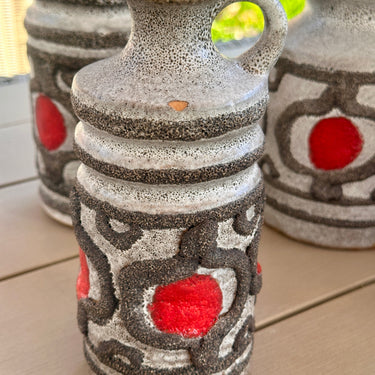 Vase - VEB Haldensleben - Made in GDR (East Germany) - in light grey, dark grey with red FAT LAVA/VULCANIC LOOK decor