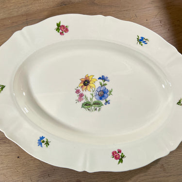 Bowl / Plate - flat, oval, model - Petrus Regout - decor (decalcomania) of blue, yellow and pink flowers