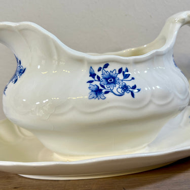 Gravy boat / Sauce boat - Petrus Regout - RONDA decor in blue - TOURNAY model
