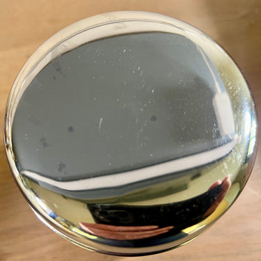 Voorraadblik - groot model - Brabantia Nederland - uitgevoerd in kleur tussen zalmroze en crème (of verkleurd?) - opschrift in Frans SUCRE