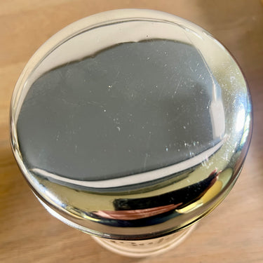 Voorraadblik - groot model - Brabantia Nederland - uitgevoerd in kleur tussen zalmroze en crème (of verkleurd?) - opschrift in Frans CAFÉ
