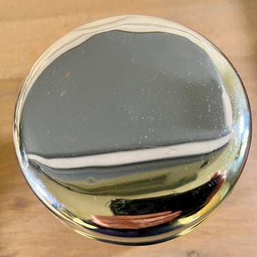 Voorraadblik - groot model - Brabantia Nederland - uitgevoerd in kleur tussen zalmroze en crème (of verkleurd?) - opschrift in Frans CHICOREE