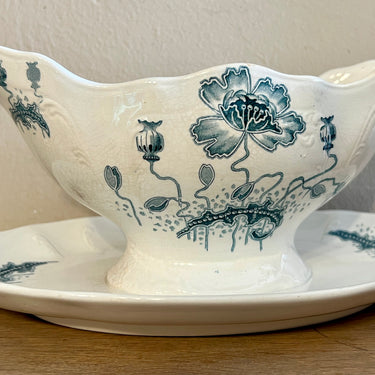 Gravy boat / Sauce boat - Societe Ceramique Maestricht - MORPHÉE decor in petrol