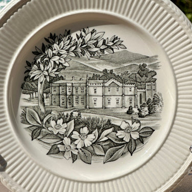Breakfast plate / Dessert plate - Wedgwood - RURAL ENGLAND PRINTS - Armitage Park in grey with off-white
