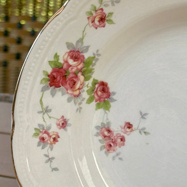 Tiefer Teller / Suppenteller / Pastateller - Boch - Dekor aus rosa und gelben Rosen und gewelltem Perlenrand