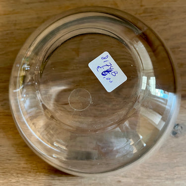 Nestschaal - gemerkt maar onleesbaar - uitgevoerd in vrij dik glas met een chrome omranding - middelgroot model