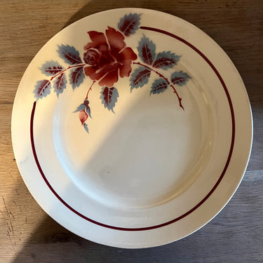 Bowl / Serving bowl - larger round model - unmarked but Moulin des Loups - décor with pink rose in blue/grey branch on light brown cream-colored earthenware