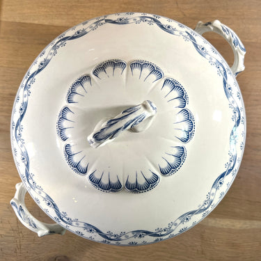 Terrine / Deckelschale – großes Modell – Boch – RUBAN Dekor in Blau
