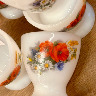 Eierdop - Arcopal - model FLEUR DE CHAMPÊTRE met décor van klaproos en madeliefjes