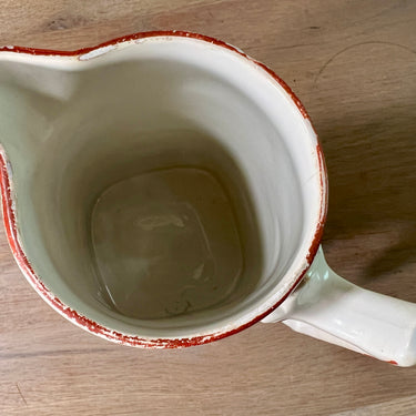 Waterkan / Melkkan / Kan - Opaque de Sarreguémines - uitgevoerd met Oosters décor waarop gebouw en bloesemtakken