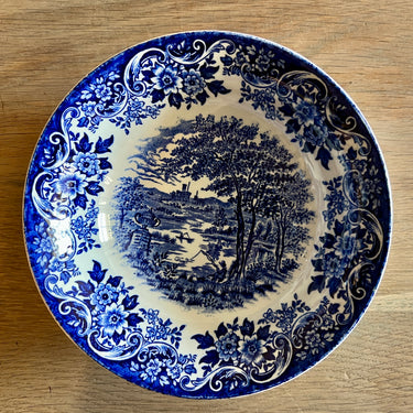 Dessert bowl - Broadhurst Staffordshire - Ironstone - made in England - decoration of a fisherman with a rod under a tree, a boat, a country house