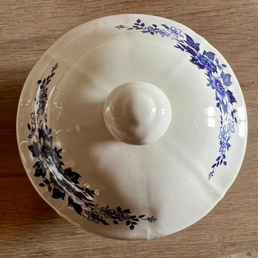 Sugar pot - Broadhurst Staffordshire - Ironstone - made in England - decor FISHERMAN/THE ENGLISH SCENE in blue