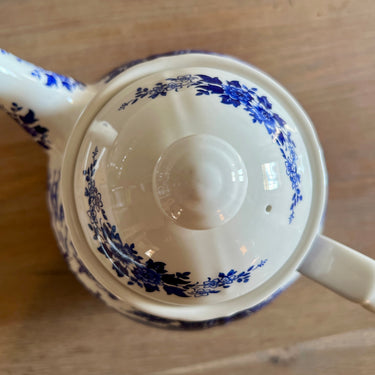 Teapot - Broadhurst Staffordshire - Ironstone - made in England - decor FISHERMAN/THE ENGLISH SCENE in blue