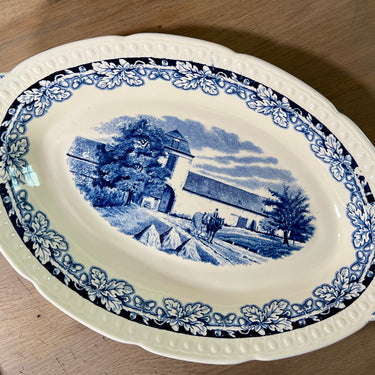 Broodschaal - ovaal model - Societe Ceramique Maestricht - decor BOERENHOEVE uitgevoerd in blauw