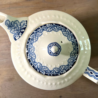 Koffiepot - Societe Ceramique Maestricht - decor BOERENHOEVE uitgevoerd in blauw