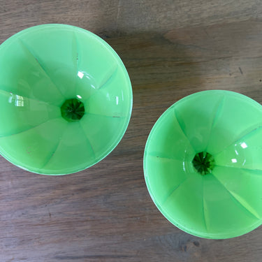 Sorbetcoupe / Dessertcoupe / Ijscoupe - Frankrijk - uitgevoerd in groen glas