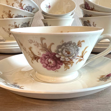 Kop en schotel - Mosa (stempel 5 bogen = 1930-1940) - decor van roze en witte chrysanten