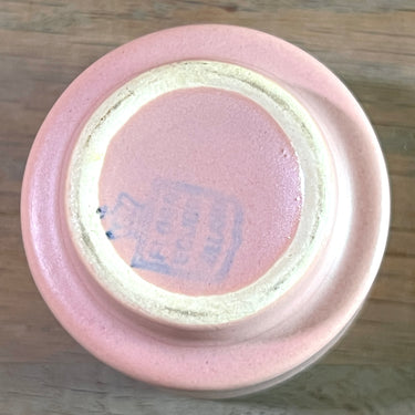Eierdop - Flora Gouda Holland - uitgevoerd in roze gekleurd plateel