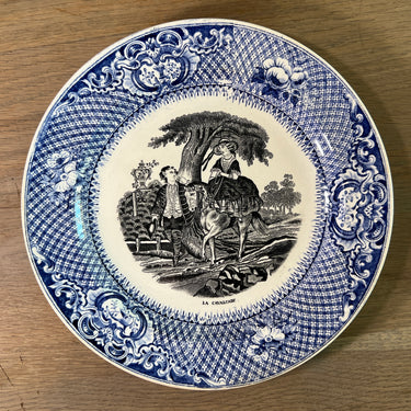 Sierbord / Dessertbord - J.B. Cappellemans ainé Jemmapes - decor SUJETS CHAMPĒTRE 'La Cavalcade' in zwart/wit met blauw/witte rand