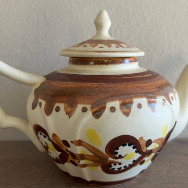 Teapot - small model - Quimper - decor D307 with a rural decor in brown tones