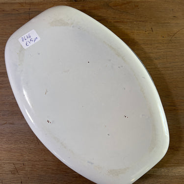 Broodschaal / Broodmand - ongemerkt – uitgevoerd in geheel emaille met Spritzdekor van paars gekleurde bloemen op wit gekleurde achtergrond