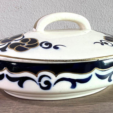 Soap dish - oval model - Moulin des Loups - CAMELIA decor executed in dark blue with gold-colored accents