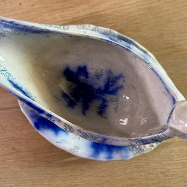 Gravy boat / Sauce boat - W. Smith - decorated with No. 107 pattern in flow blue with green, feather-shaped leaves