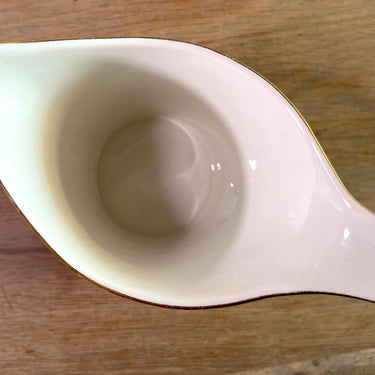Milchkanne - Boch Porcelaine - aus weißem Porzellan mit einem Blumenmuster in Grau/Lila und goldfarbenen Rändern