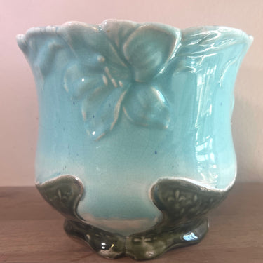 Cachepot / Ompot / Bloempot - ongemerkt (waarschijnlijk Frans) - buitenzijde azuurblauw met groen en binnenzijde roze geglazuurd