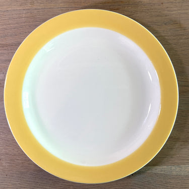 Ontbijtbord / Dessertbord - Petrus Regout - uitvoering met okergeel pastelkleur rand