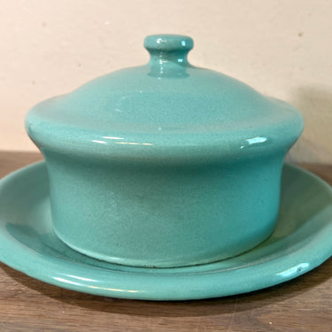 Butter dish - round model - made entirely of green enamel