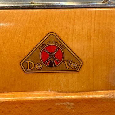 Koffiemolen / Handmolen - DeVe Made in Holland - model gemaakt in lichtbruin hout met chroom zwengel