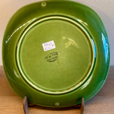 Dinerbord / Eetbord - vierkant model - Boch Frères Belgium - décor NEW TIME uitgevoerd in groen - 1955