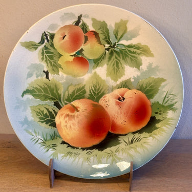 Sierbord / Wandbord - onleesbaar gemerkt (waarschijnlijk Frans) - décor van appels in diverse kleuren