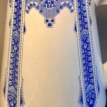 Lampetkan - Boch Frères La Louvière - décor GENÊT uitgevoerd in blauw - vorm LILLE