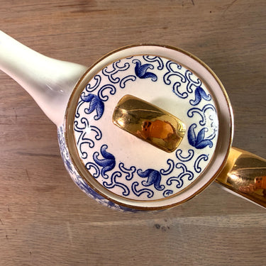 Koffiepot - Boch Frères Kéralux - décor BRETAGNE uitgevoerd in blauw met goudkleurig biesje - vorm VERSAILLES
