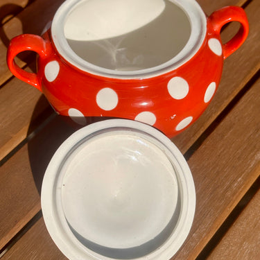 Suikerpot - Nimy - décor van witte bolletjes/polka dots op rode ondergrond