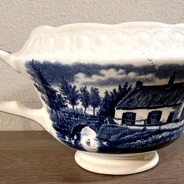 Melkkan - Societe Ceramique Maestricht - décor BOERENHOEVE uitgevoerd in blauw